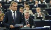 Туск: Стига лицемерие към бежанците