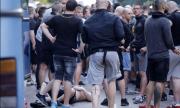 Грозни сцени в София: Бой между полиция и фенове на Ботев Пд