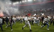 Бухалки, бой и кървави сцени след мач от Лига Европа