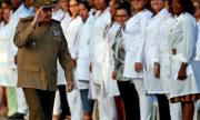Кастро: Скъпи кубинци, гответе се за затягане на коланите