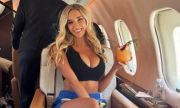 Бивша волейболистка акцентира на огромния си бюст