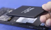 Ще се върнат ли сменяемите батерии в смартфоните?