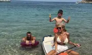 Златка Райкова замина на море с Карен, децата и… бабата 