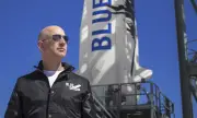 След скандала с Мъск: НАСА и Пентагонът може да разкарат SpaceX, вариант за нови кораби е компанията на Безос