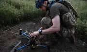 Русия атакува с рекорден брой дронове и ракети въздушна база в Западна Украйна