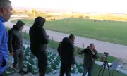 Журналисти подложени на нечувана агресия на мач в България (ВИДЕО)