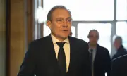 Доходите на над 151 000 възрастни се повишават (Обзор)