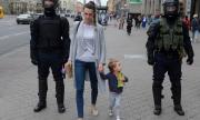 Хиляди на протест срещу президента си