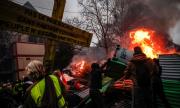 Голям пожар във френски курорт