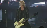 Снимка Басистът на Guns N Roses се оплака от кетъринга на концерта в София (ВИДЕО)