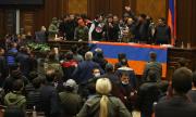 Арменският премиер е подписал "болезнено" споразумение с Азербайджан и Русия