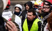 Протести, палежи и арести във Франция