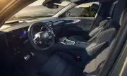 Край на естествената кожа в интериорите на Renault