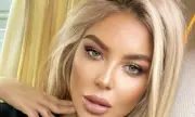 Андреа се показа гола от ваната