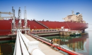 Митниците върнаха лиценза на &quot;Лукойл Нефтохим&quot;