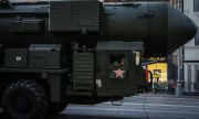 Досега Русия се гордееше, че не разполага ядрени оръжия извън границите си