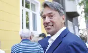 Синът на Кирил Маричков започна работа при премиера на Италия