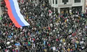 Снимка Хиляди сръбски граждани в 34 града пискаха избори