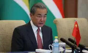 Китайският външен министър Ван И заминава на обиколка в Европа