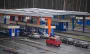 Литовци се наредиха в Беларус за храна и бензин