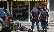 Напрежение в Букурещ! Румънски полицаи и медици протестираха срещу замразяването на заплатите