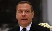 Медведев: Задникът Шолц да се покае пред загиващите украинци