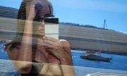 Николета Лозанова избра доста разголен кадър по бански