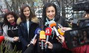 Министър Танева: Заболяванията по животните не подбират кой е на власт