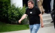 Снимка Вили Вуцов скочи на Венци Стефанов заради сина си
