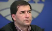 Борислав Цеков: Радев е решил да връща часовника на историята назад