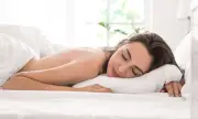 Защо е добре да спите без дрехи