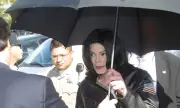 Наследниците на Майкъл Джексън обвиниха дългогодишния му мениджър в изнудване за над 200 млн. долара