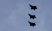 Над Източна Европа! Италиански изтребители F-35 се сблъскват с руски Су-27 и Су-24М 