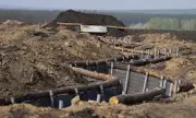 В Украйна уличиха приближени на Зеленски в мащабни корупционни схеми с пари за военни укрепления