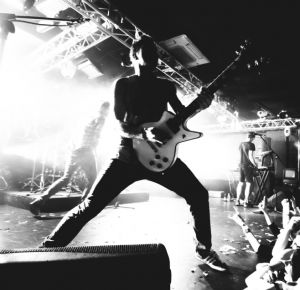 Любопитни факти за популярни рок музиканти и групи