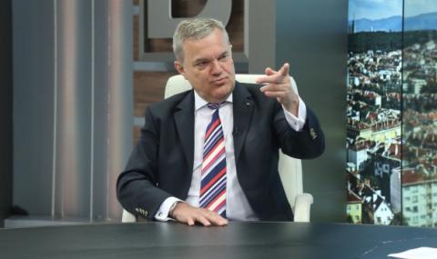 Кой контролира президента?